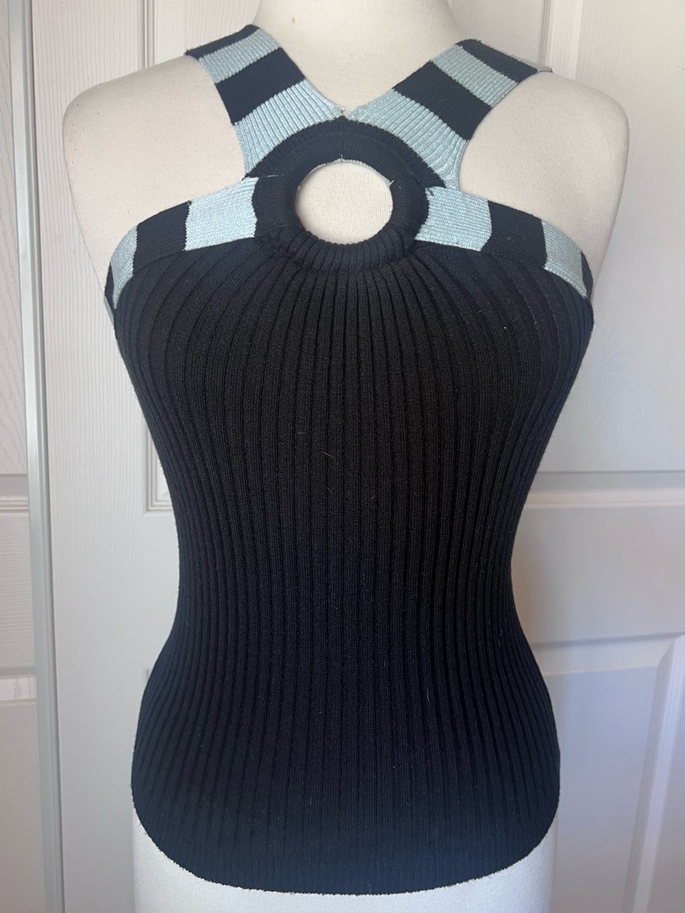 Sleeveless Ribbed Halter Tank Top with Ring Detail - Black/Light Blue